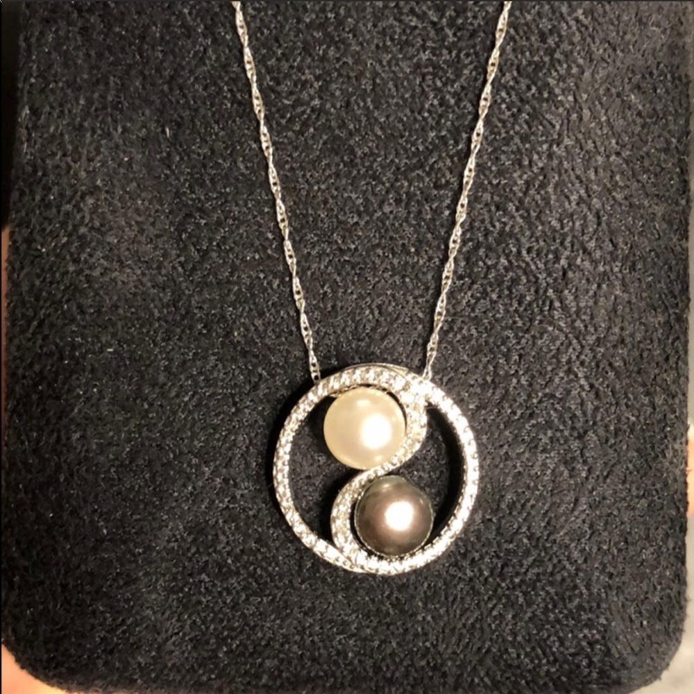 White gold diamond with pearls yin yang necklace